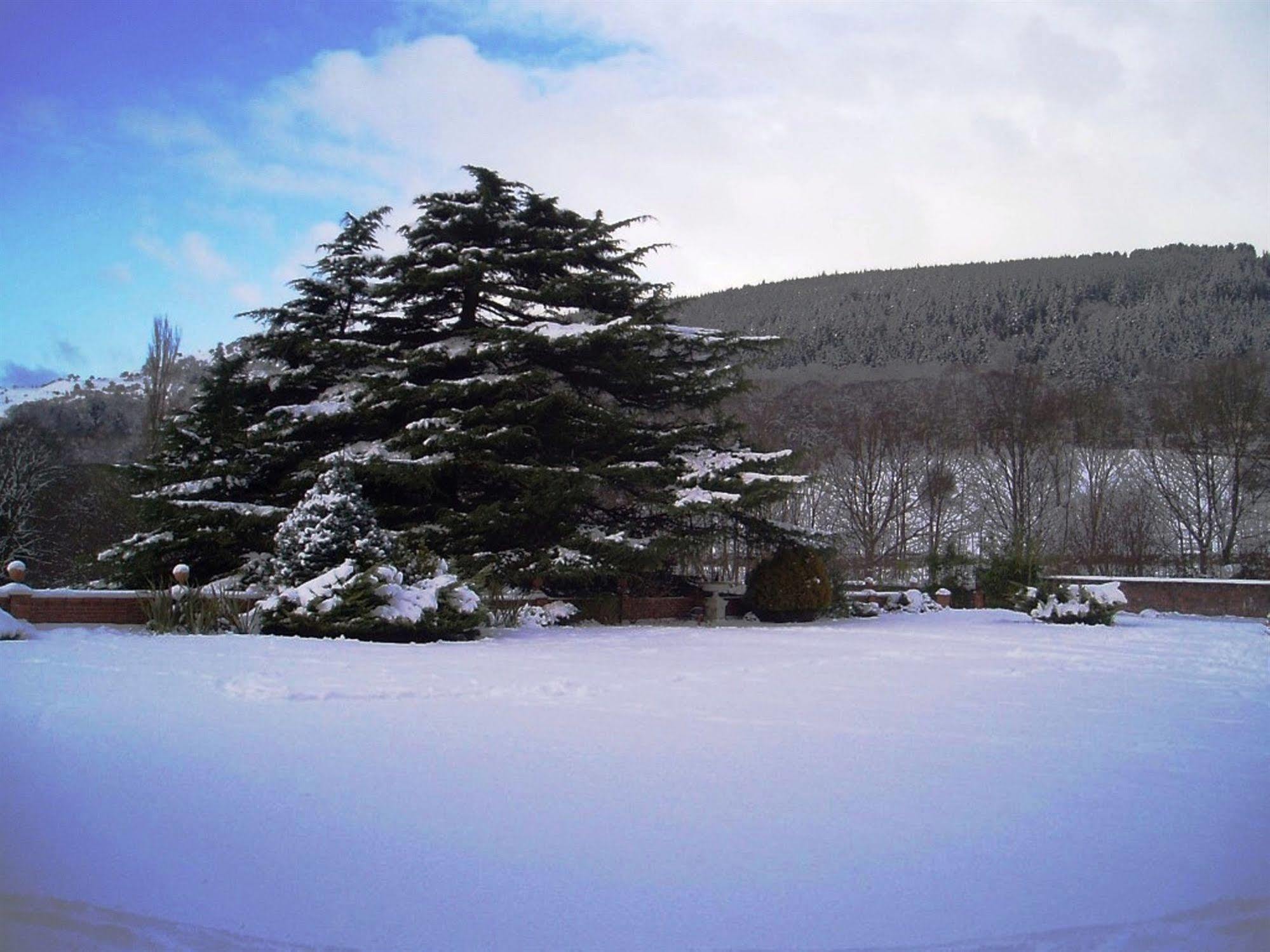 Bryn Howel Hotel Llangollen Exterior foto